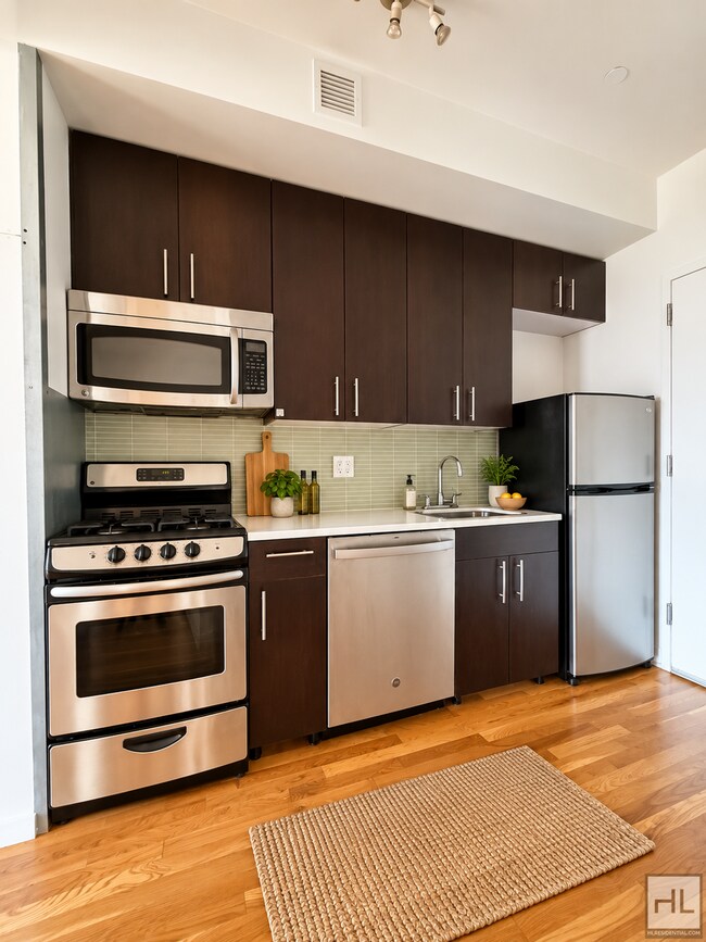 Bushwick 2-Bed 1-Bath With Balcony