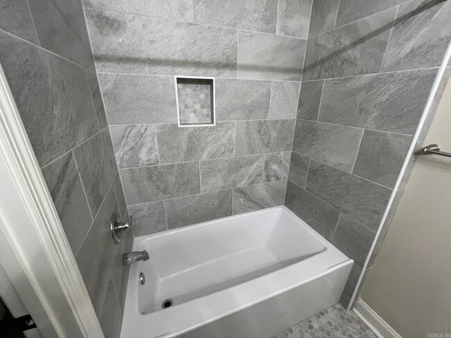 Photo - 1024 Welch St
