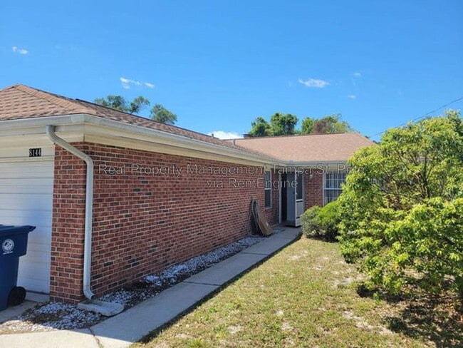 8144 Omaha Cir