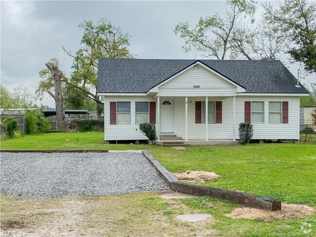Building Photo - Cute house for rent!