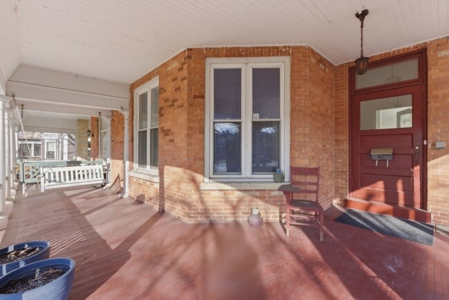 Photo - 2001 Orrington Ave