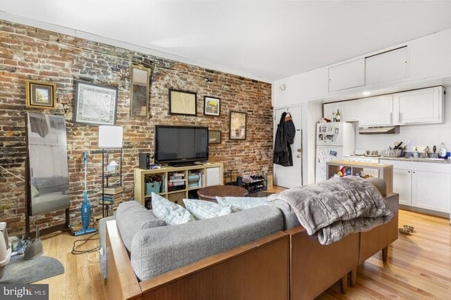 Photo - 515 S 6th St Unit 3R