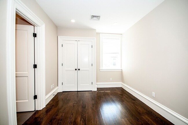 Photo - GORGEOUS BROOKLINE 4 BED/2 BATH IN COOLIDGE CORNER WITH CENTRAL AIR, LAUNDRY, PARKING
