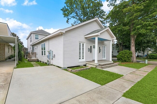 Photo - 3701 Derbigny St Unit 3703
