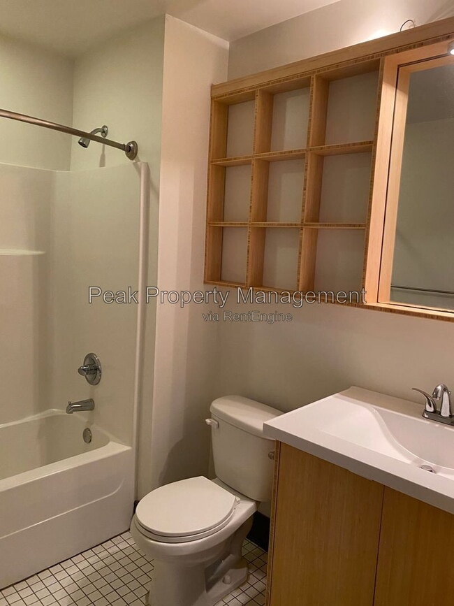 Photo - 205 E Broad St Unit 210