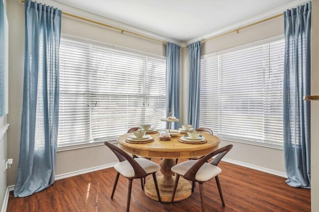 Photo - The Vine South