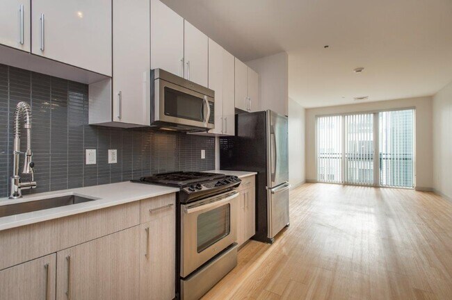 Photo - 320 D St Unidad 337