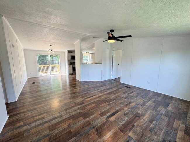 Photo - 8600 Bragg Dr