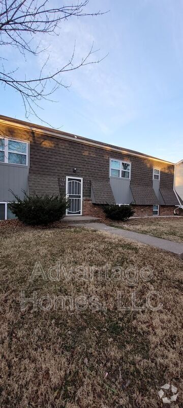 Building Photo - 704 N 70th St Rental