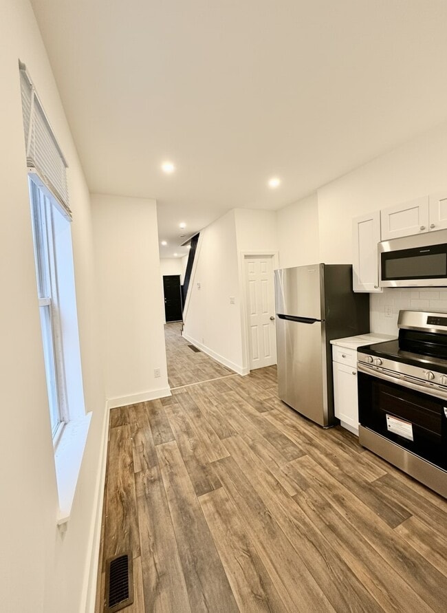 Photo - 2072 Pickwick St