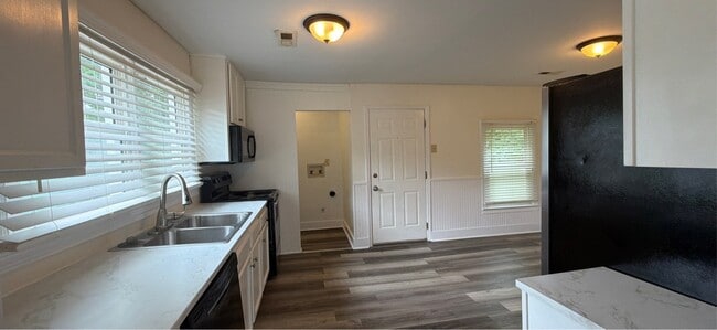 Photo - 3818 Troy Swasey Blvd SW