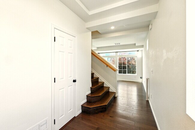 Photo - 3 Bedroom 2.5 Bathroom "Like-new" Single Family Home Immediately!