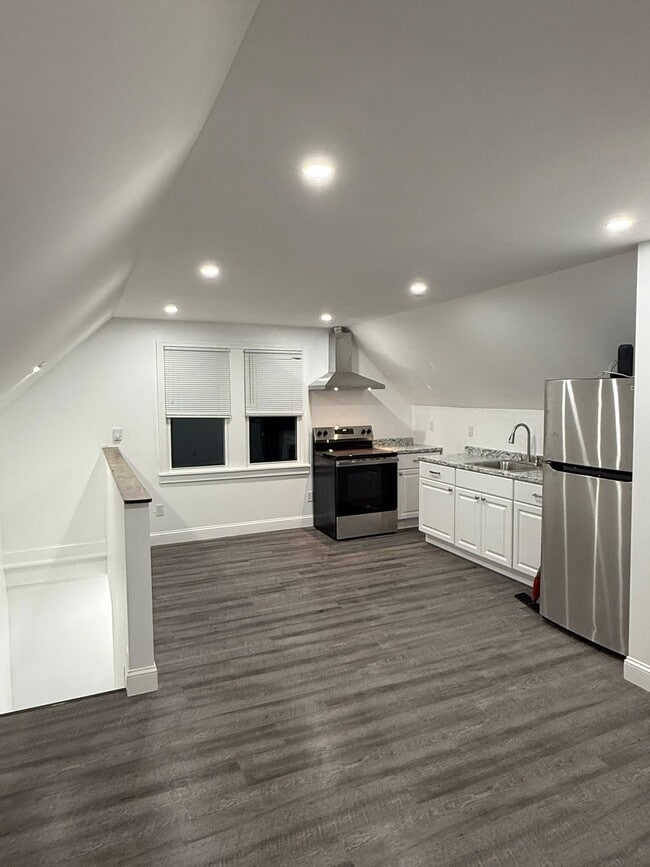 Photo - 48 Anthony St Unit 3