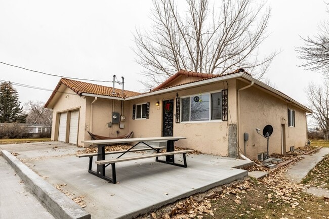 Photo - 271 N 3rd W Unidad #2