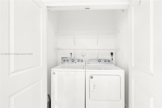 Photo - 444 NE 5th St