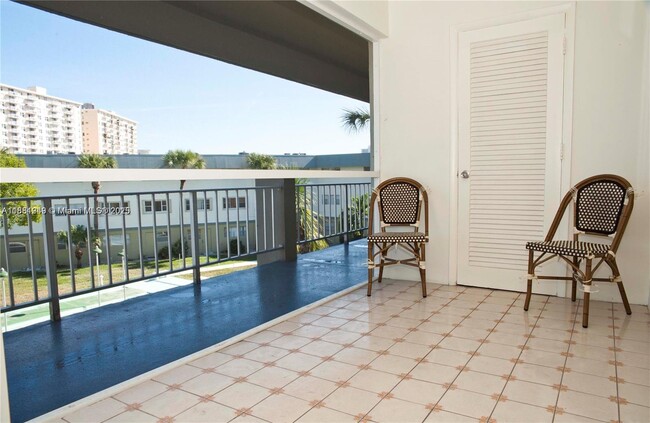 Building Photo - 270 Layne Blvd Unit 305 Rental