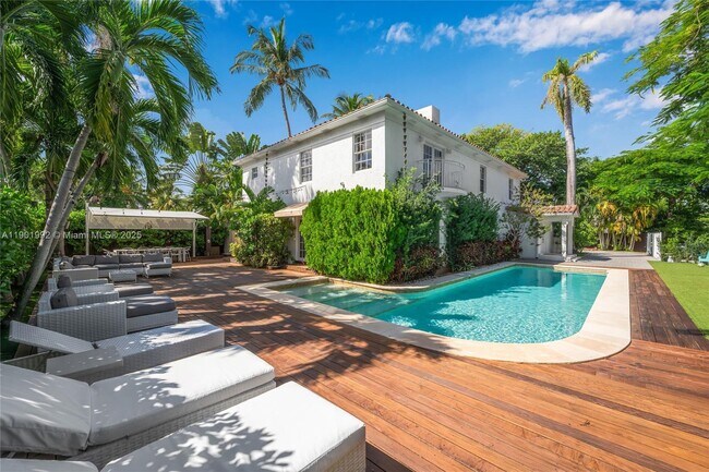Photo - 140 N Hibiscus Dr