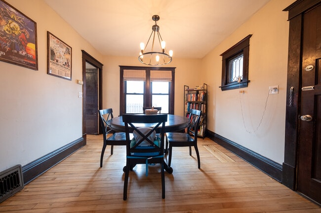 Photo - 2601 E 38th St