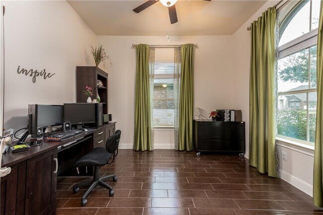 Photo - 3001 Tempe Dr