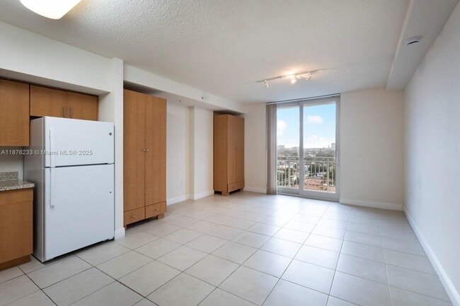 Building Photo - 2350 SW 27th Ave Unit 1000 Rental