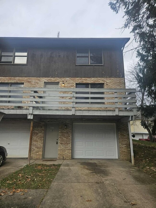 Building Photo - Ravenna 2 Bedroom 1 Bath