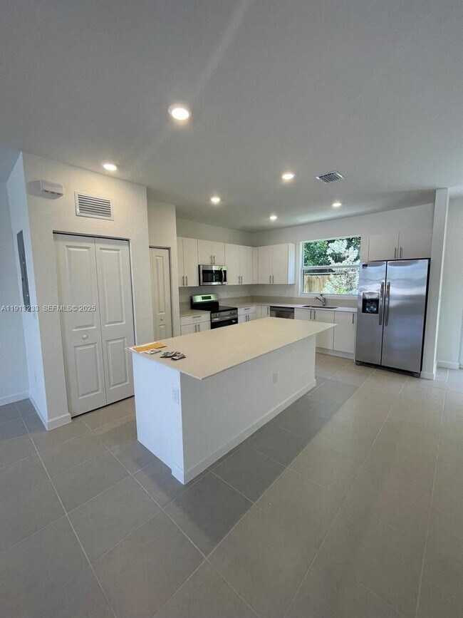 Photo - 1066 SE 2nd St