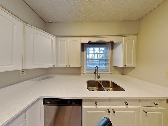 Photo - 159 Timber Creek Ln SW