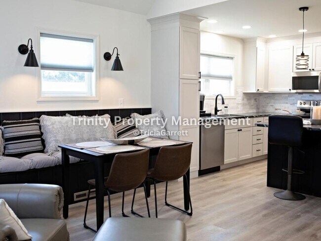 Photo - 110 Edison St