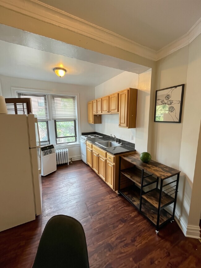 Photo - 639 W Roscoe St Unit P2