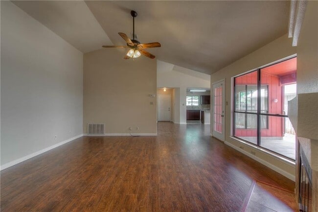 Photo - 612 Brookside Pass