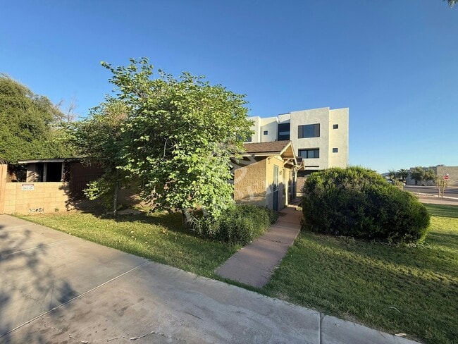 Photo - 2226 N 28th St House