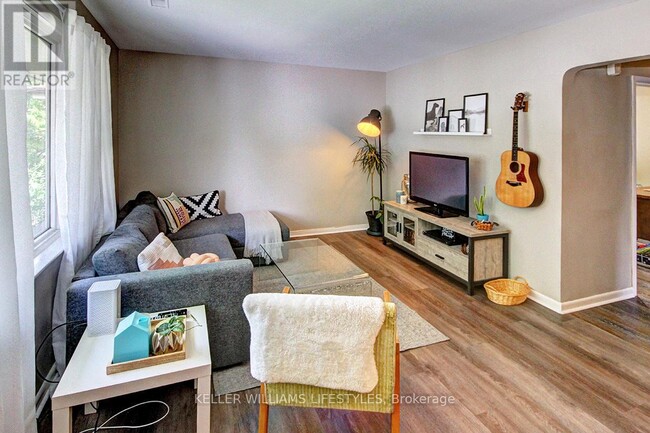 Photo - 84 Wilson Ave Unit Upper