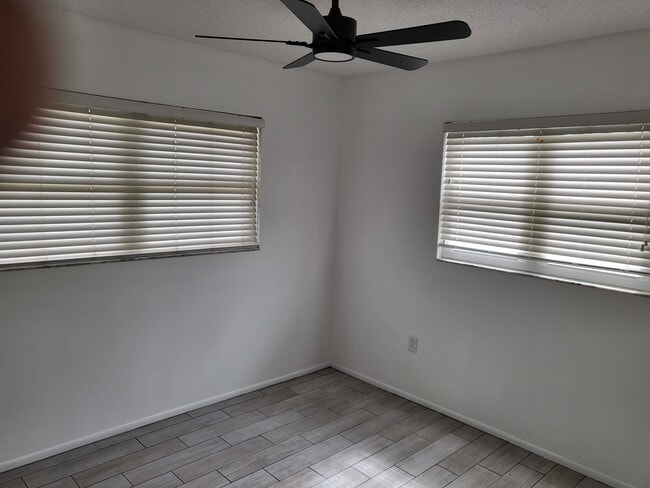 Photo - 4210 Oak Ln