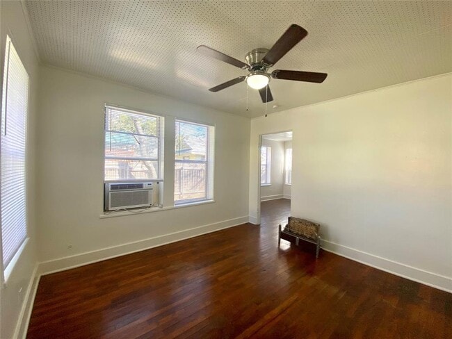 Photo - 5009 Avenue G