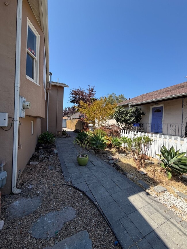 Photo - 1033 Fountain St