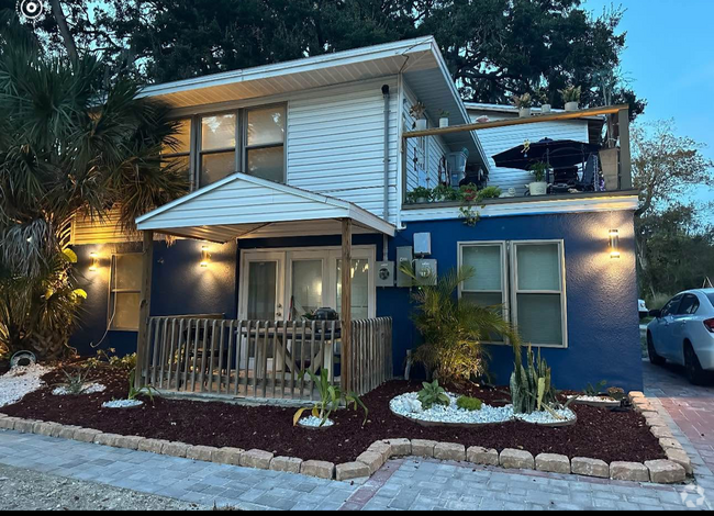 Building Photo - 5623 Regis Ave Unit 101 Rental