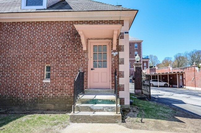Photo - 227 Pleasant St Unidad 1