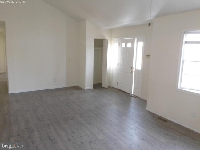 Photo - 227 Bayberry St