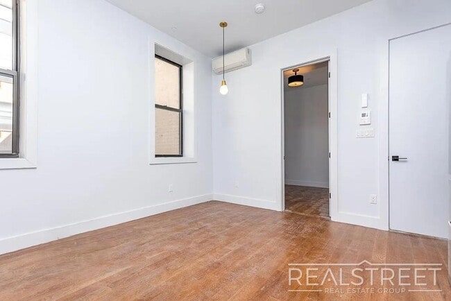 Photo - Charming 1-bedroom, 1.5 bath duplex apartment conveniently located near the Knickerbocker M stop at Unidad 1D