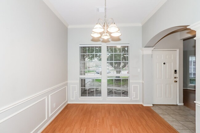 Photo - 607 Loggers Chase Ct