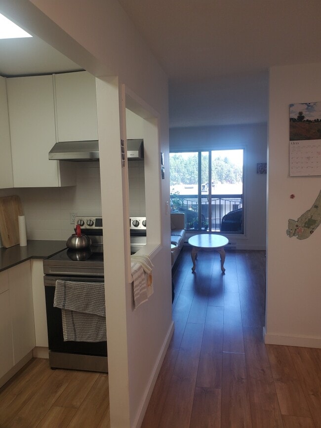 430-430 Stewart Ave