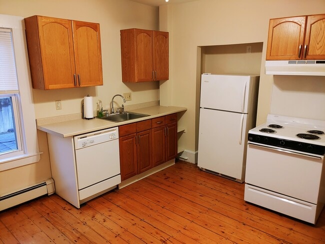 Building Photo - 29 Gorham St Unit 2