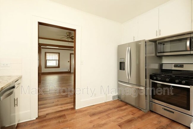 Building Photo - 1113 Douglas Ave