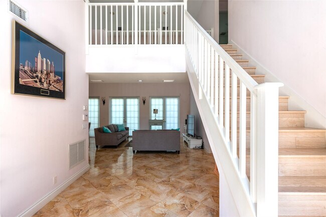 Photo - 2999 Banyan Rd