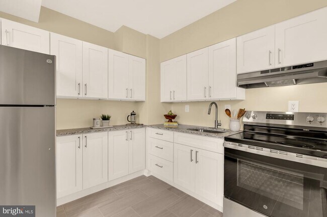 Photo - 4301 Massachusetts Ave NW Unidad 4001