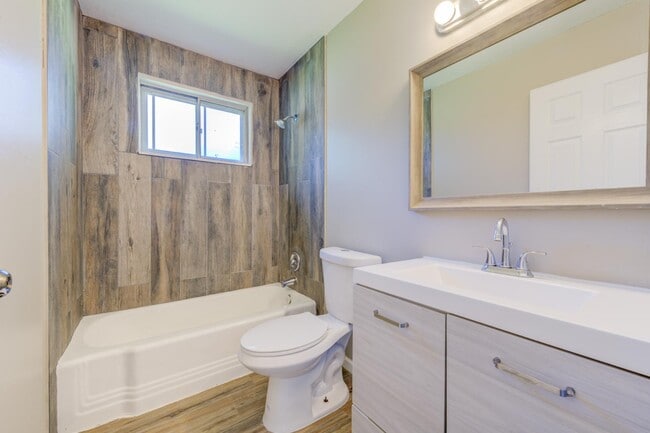 Photo - 1710 Kay Dr
