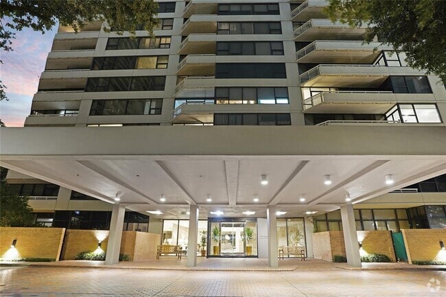 Building Photo - 3310 Timmons Ln Unit 15L Rental