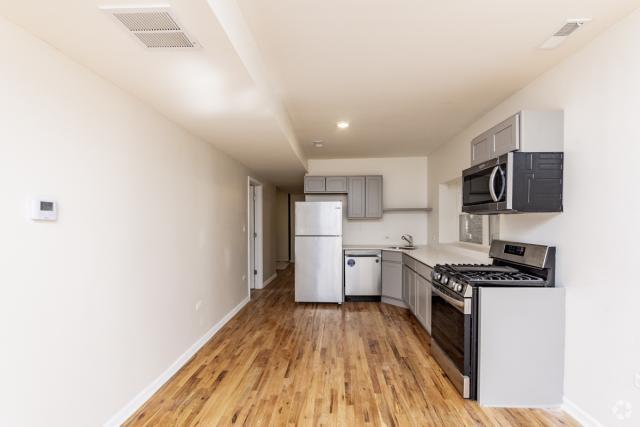 Building Photo - 2 bedroom in Chicago IL 60608 Unit 1R Rental