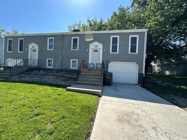 Building Photo - 1609 Monticello Park Dr