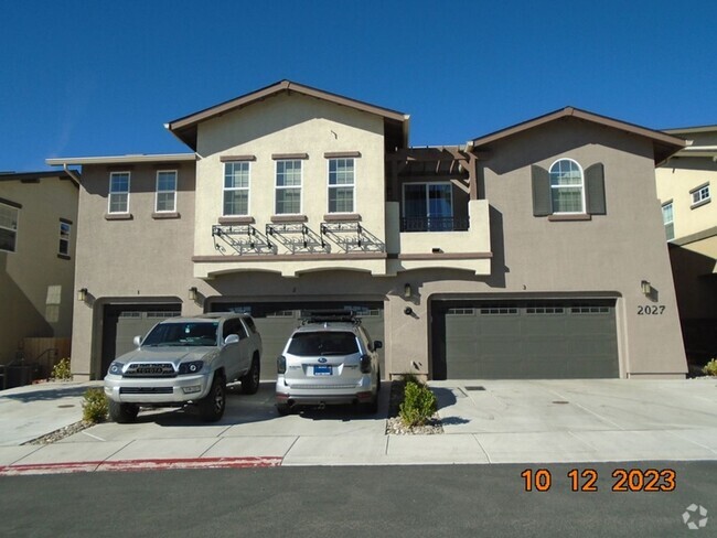 Building Photo - *PET FREINDLY* Beautiful 3-Bed 2.5 Bath Ho... Rental